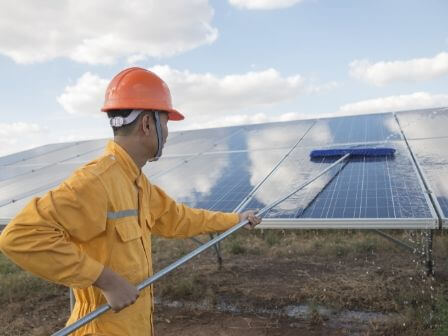 Choose the Best Solar Panel Cleaning Company by Looking for These 7 Things